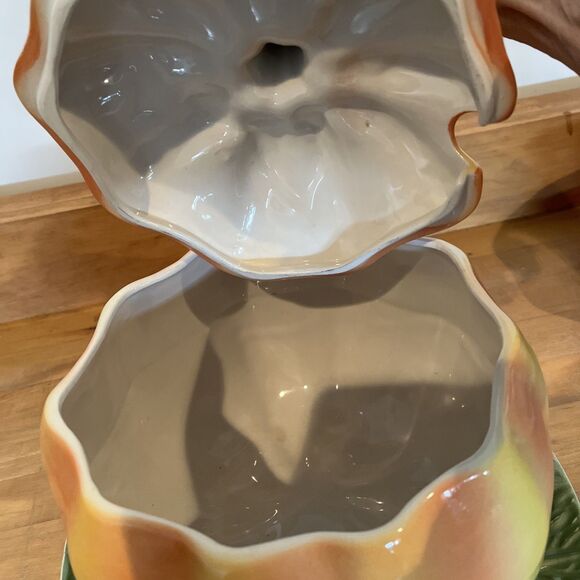 HARVEST Ceramic Lidded Pumpkin Shaped Soup Tureen and Serving Plate - Picture 4 of 10